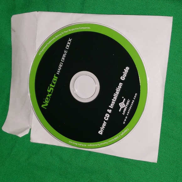 Vantec NexStar Sata Hardrive Dock with Install CD USB Cable and power block - Picture 6 of 6